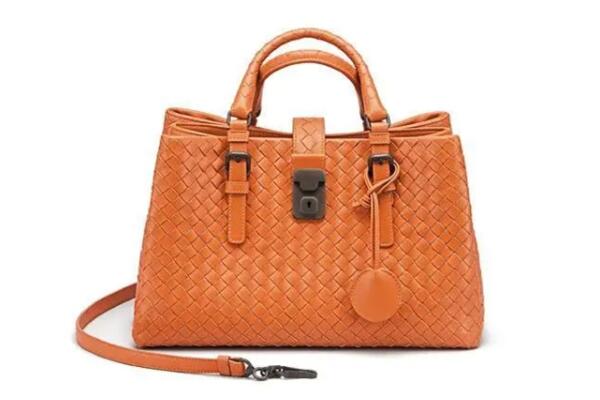 宝山区回收葆蝶家女包